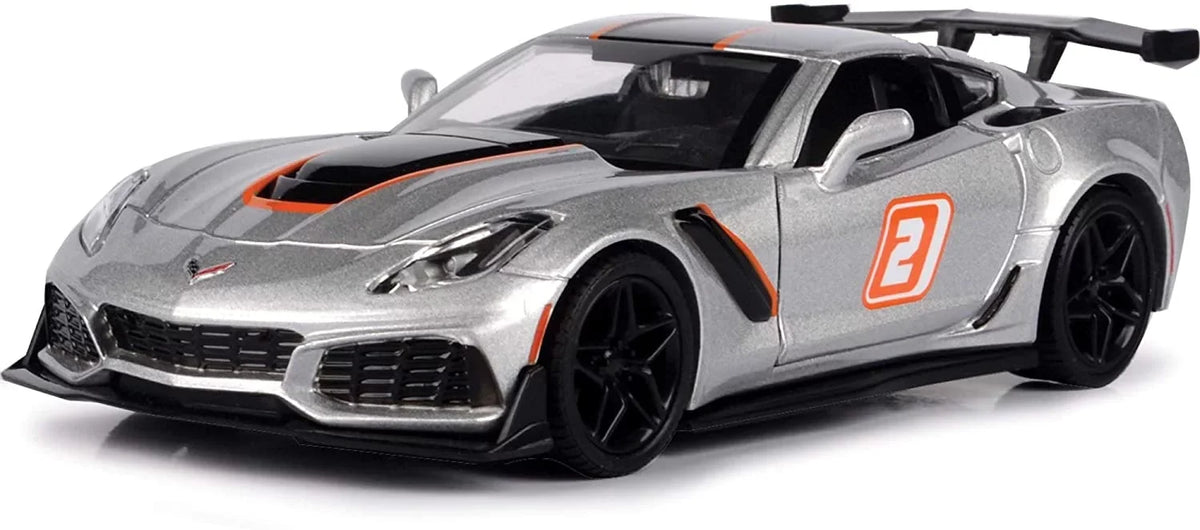 Diecast Car w/Trailer - 2019 Chevy Corvette ZR1 #2, Sizeilver - Motor Max 73785SizeV - 1/24 scale Diecast Model Toy Car