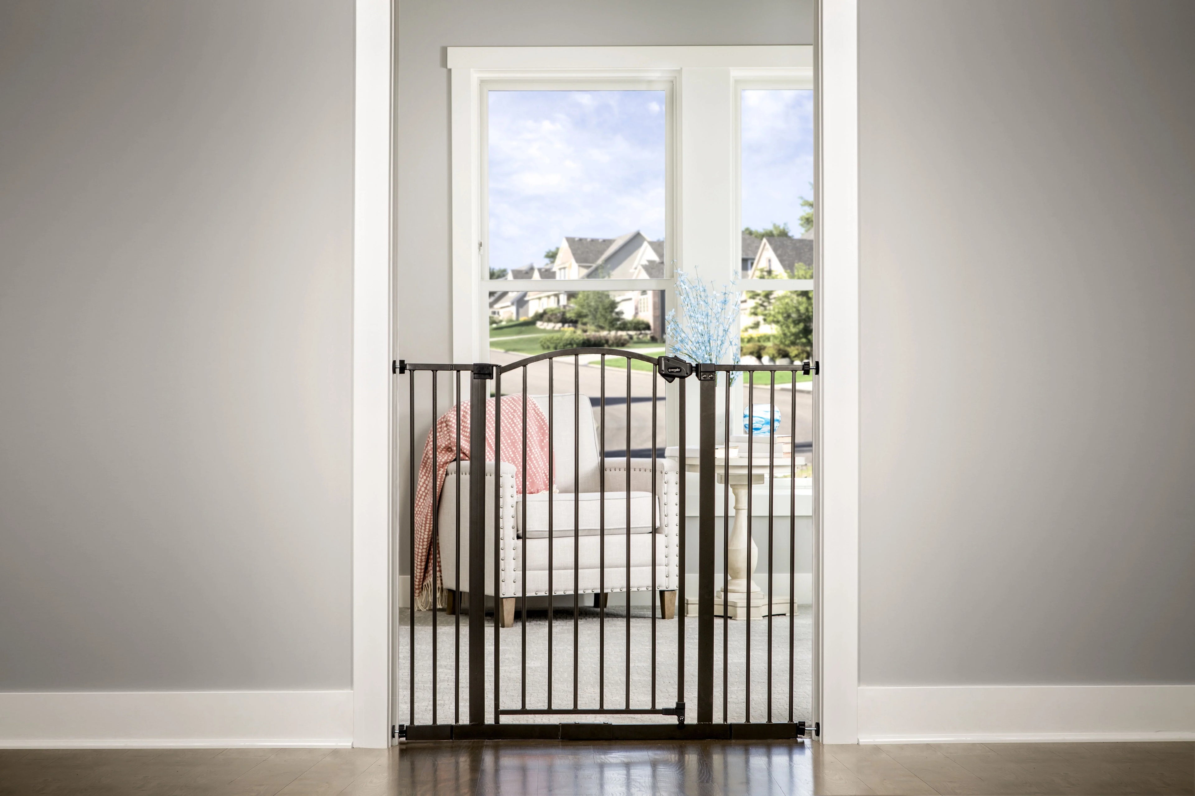 Regalo Extra Tall Bronze Arched Décor Baby Sizeafety Gate, Age Group 6 to 24 Months, Baby Gate