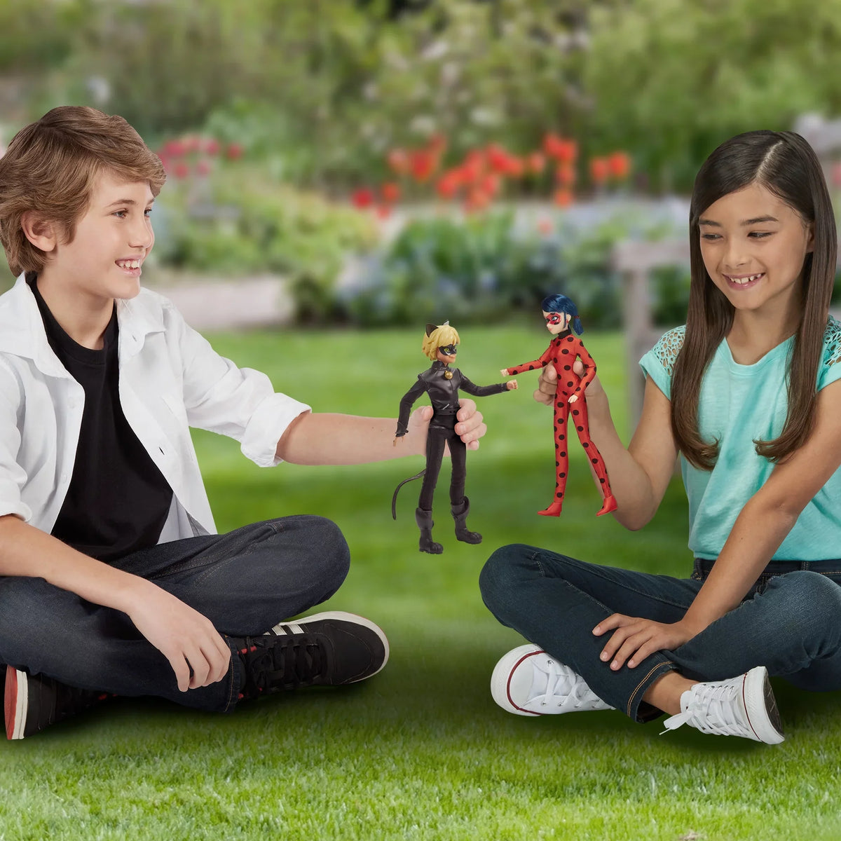 Miraculous Mission Accomplished Ladybug and Cat Noir Doll Playset, 4 Pieces