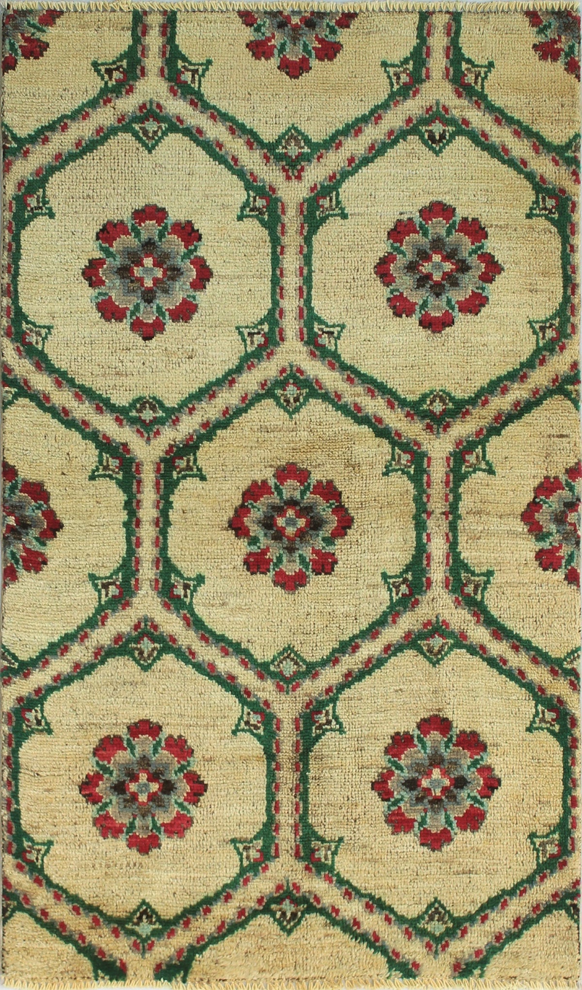 Aria Magdalen Ivory/Green Rug, 3'0" x 5'1"
